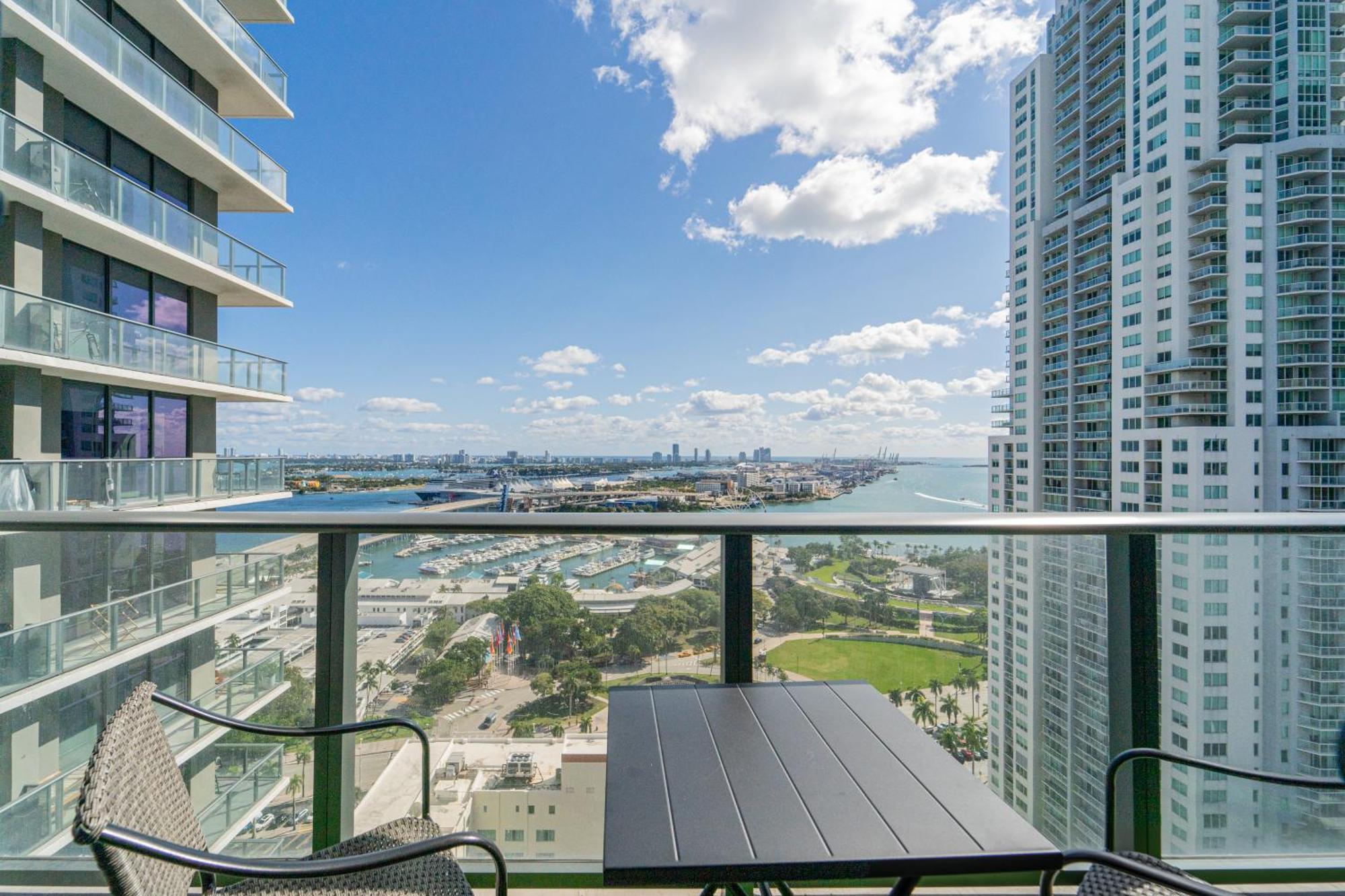 Devereaux Miami Luxury One-Bedroom And Studios Ngoại thất bức ảnh