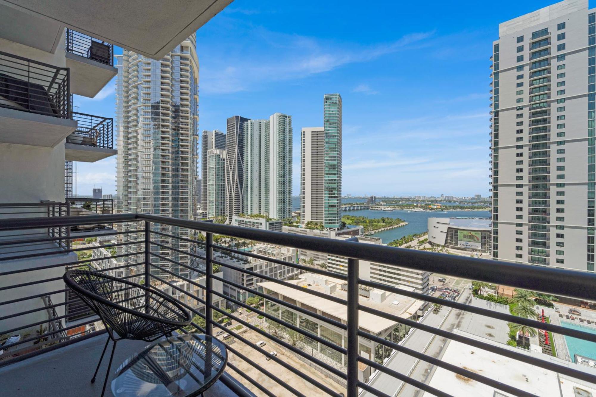 Devereaux Miami Luxury One-Bedroom And Studios Ngoại thất bức ảnh
